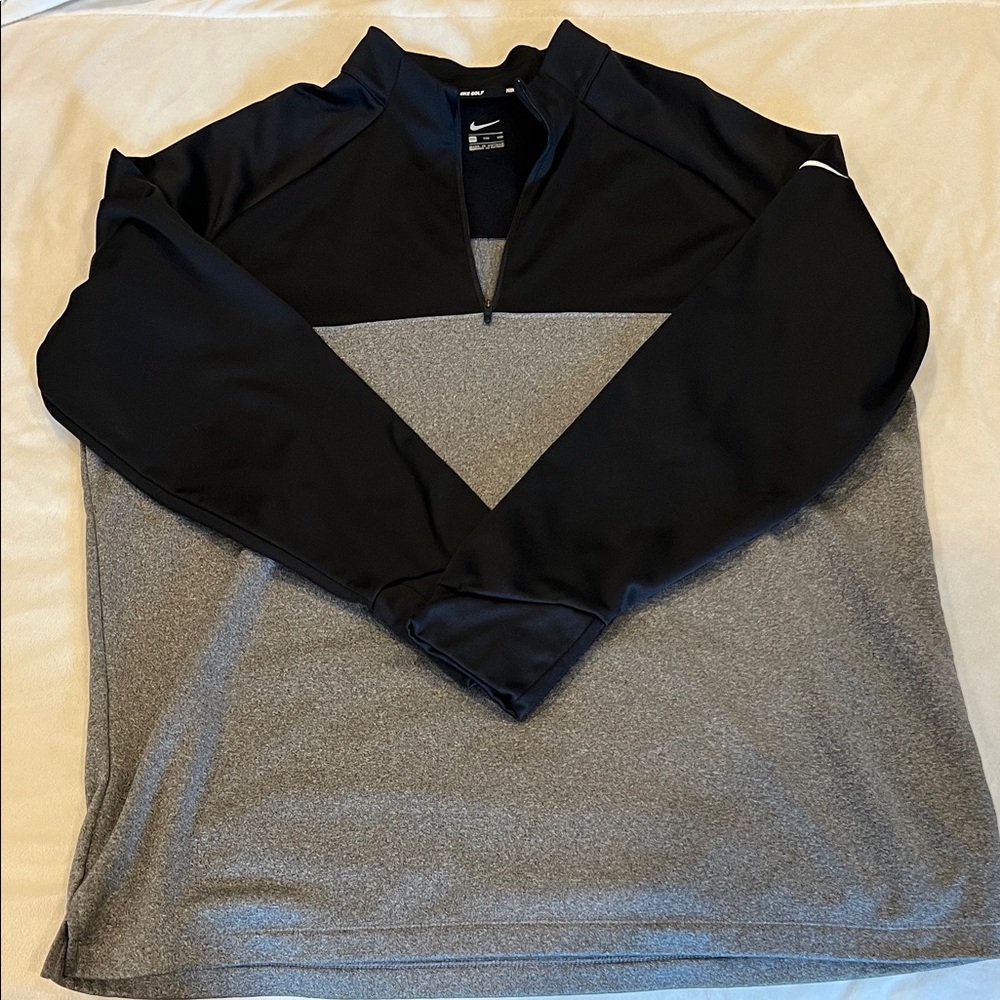 Nike Men’s Black and Gray Half-Zip Performance Pullover